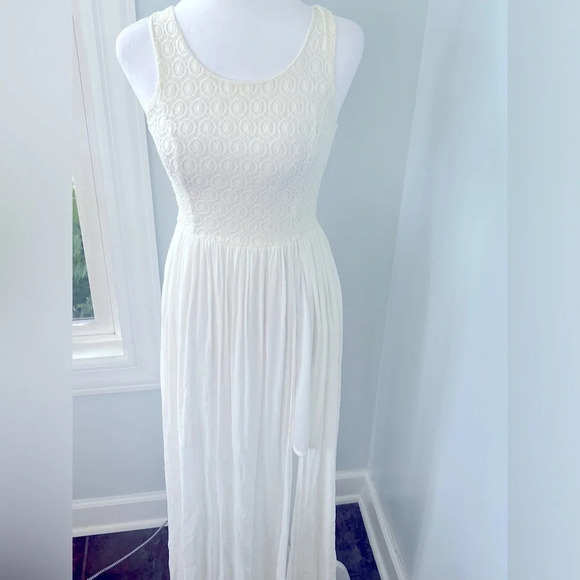 Altar’d State Sz XS White Rayon Wedding Honeymoon High Low Sexy Side slit - Picture 1 of 16